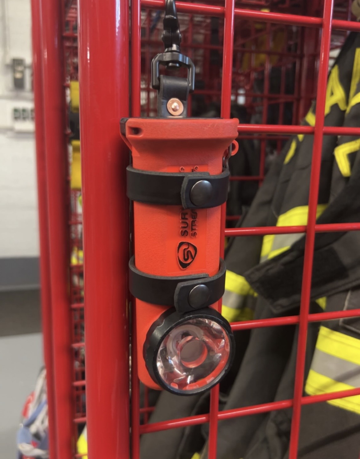 Inverted Flashlight Strap